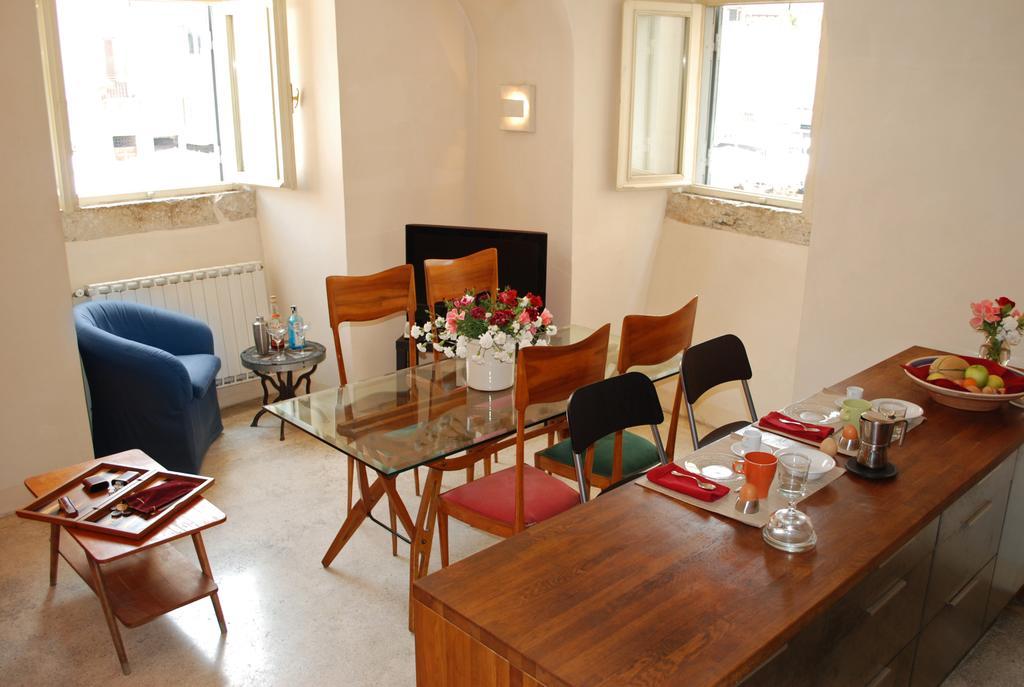 Appartamento Piazza Farnese Рим Номер фото