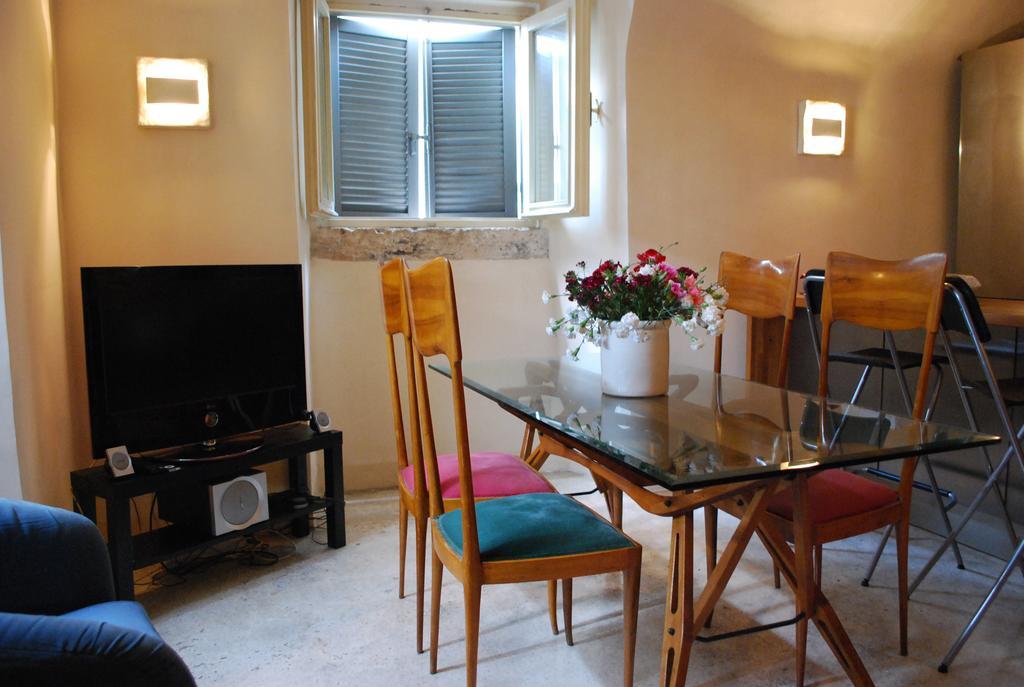 Appartamento Piazza Farnese Рим Екстер'єр фото